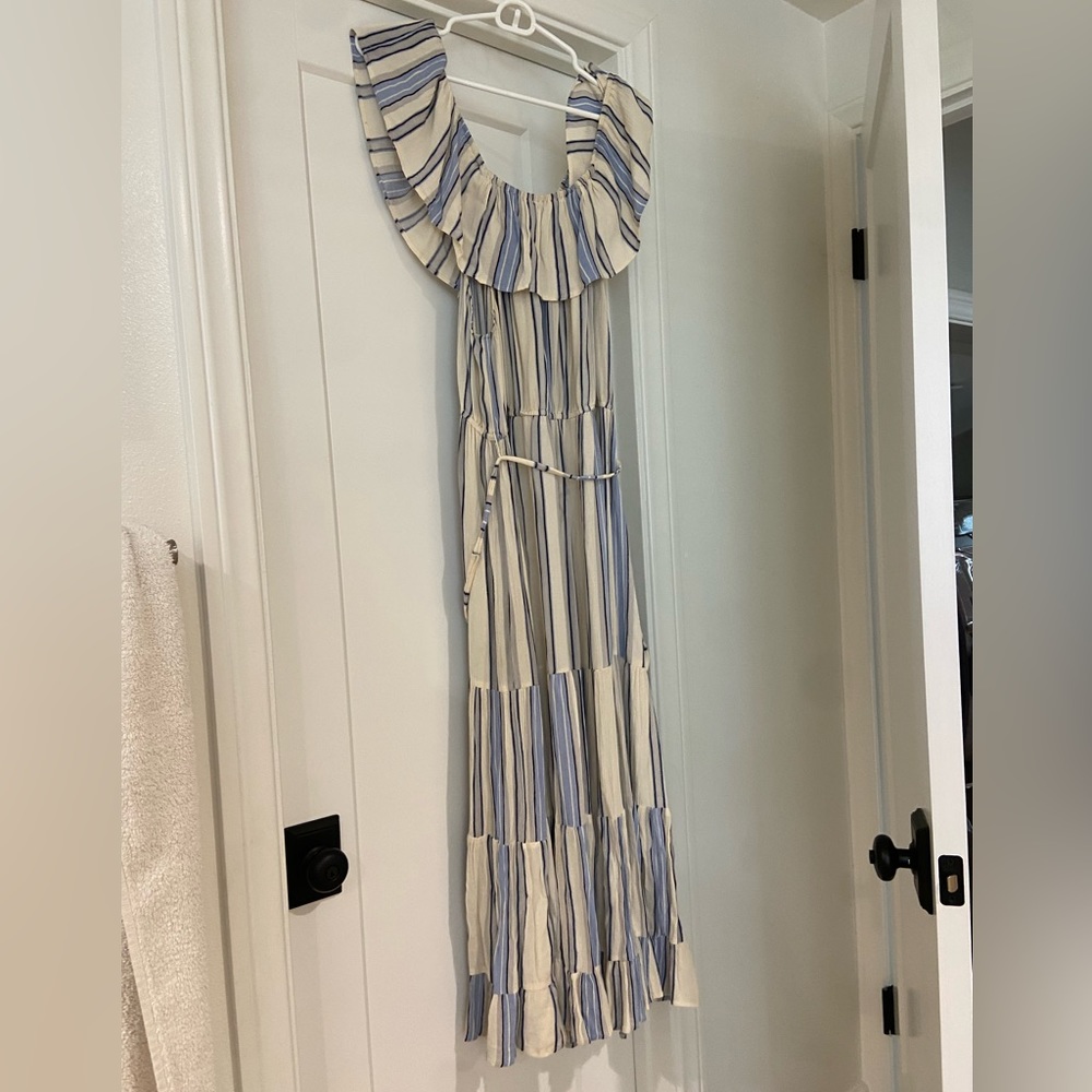 Nostalgia Off The Shoulder Maxi Dress